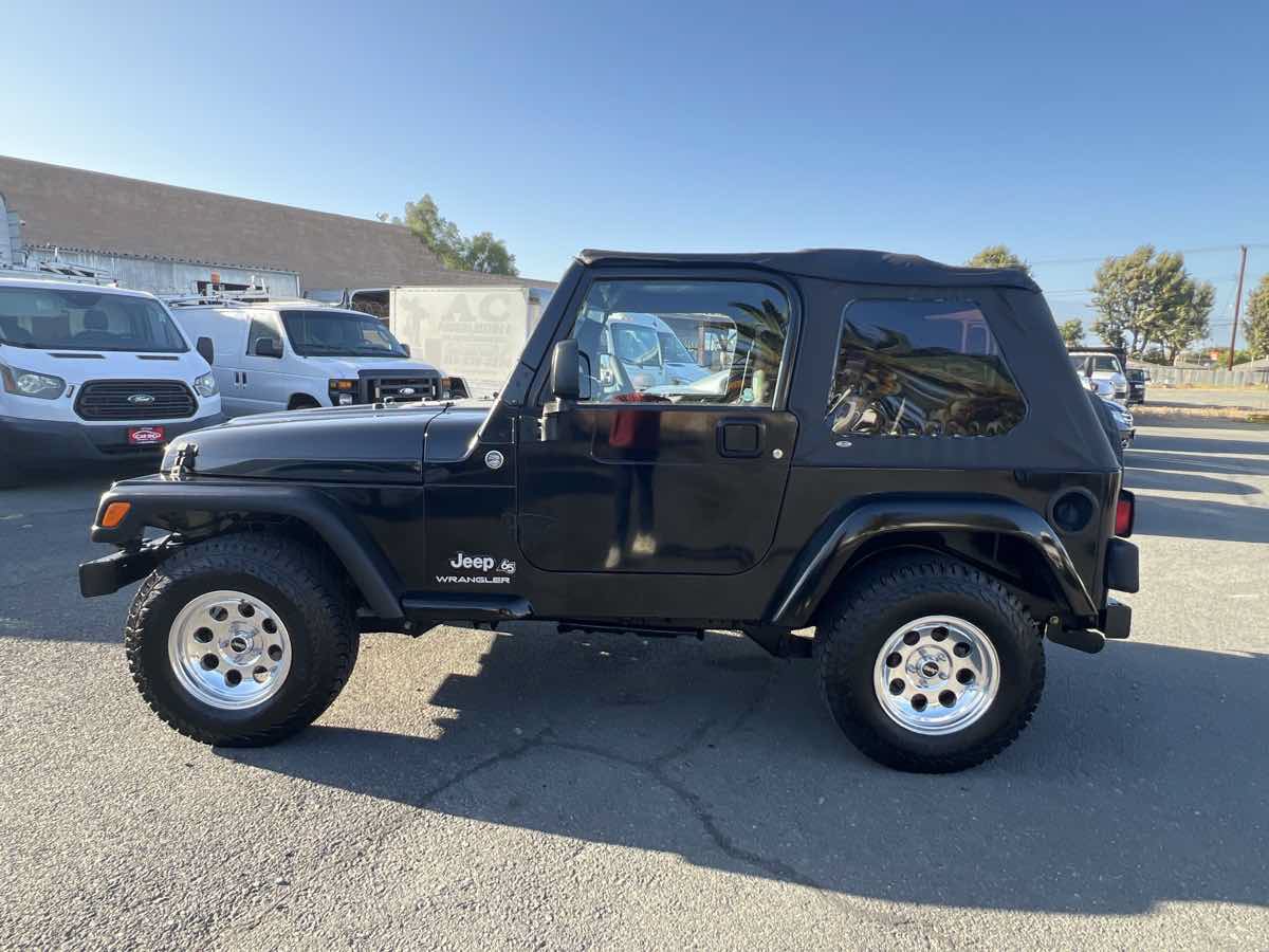 Used 2006 Jeep Wrangler X w/ Jeep 65th Anniversary Edition AWD/4WD image 6