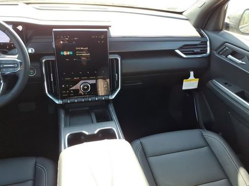 New 2026 GMC Acadia Elevation w/ Elevation Premium Package AWD/4WD image 15