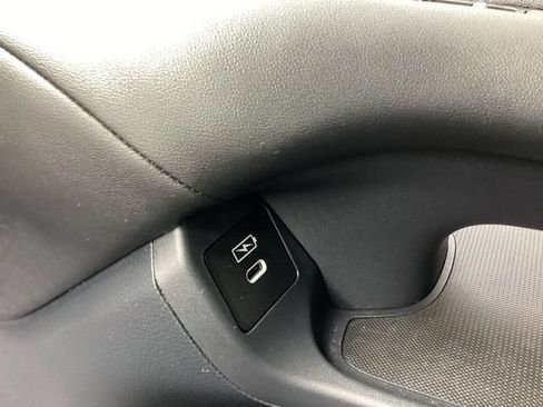 Used 2025 Honda HR-V LX image 23