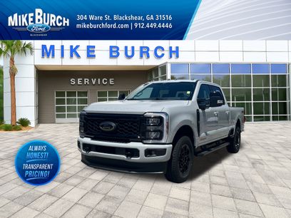New 2026 Ford F350 Lariat w/ Black Appearance Package
