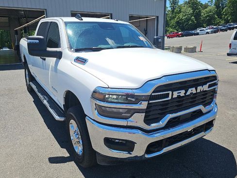 Used 2026 RAM 2500 Big Horn AWD/4WD image 2