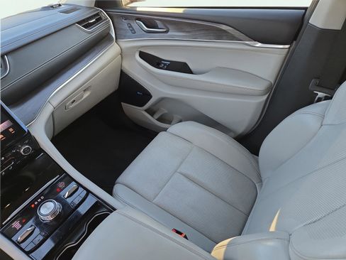 Certified 2021 Jeep Grand Cherokee L Overland w/ Advanced Protech Group III image 22