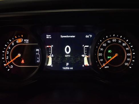 Used 2024 Jeep Wrangler Unlimited Rubicon w/ Convenience Group AWD/4WD image 23