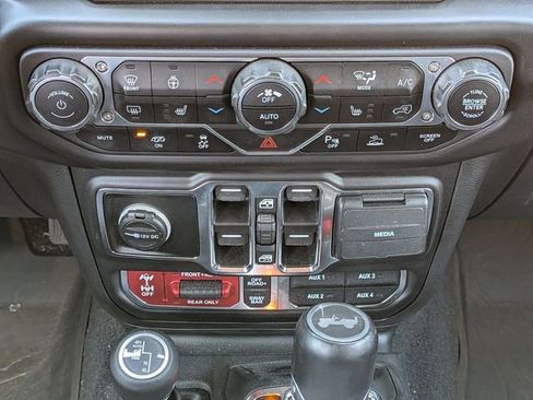 Certified 2021 Jeep Wrangler Unlimited Rubicon w/ Dual Top Group AWD/4WD image 17