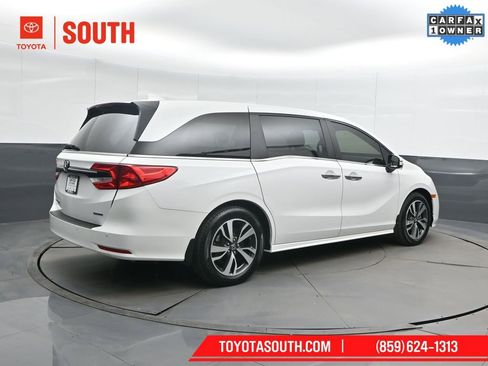 Used 2024 Honda Odyssey Touring image 2