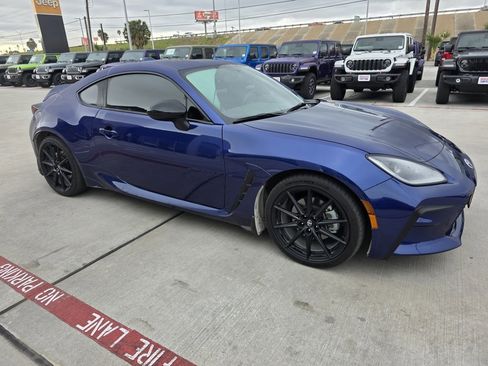 Used 2025 Toyota GR86 Premium image 4