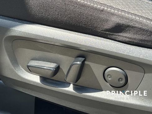 Used 2024 Nissan Pathfinder SV FWD image 16