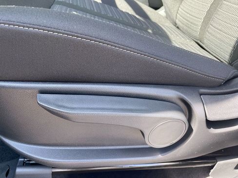 Used 2025 Kia Sorento LX image 38