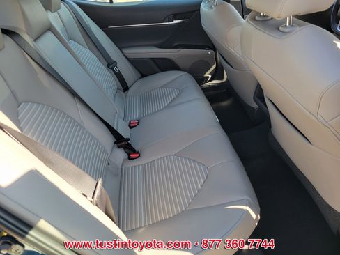 Certified 2018 Toyota Camry SE image 13