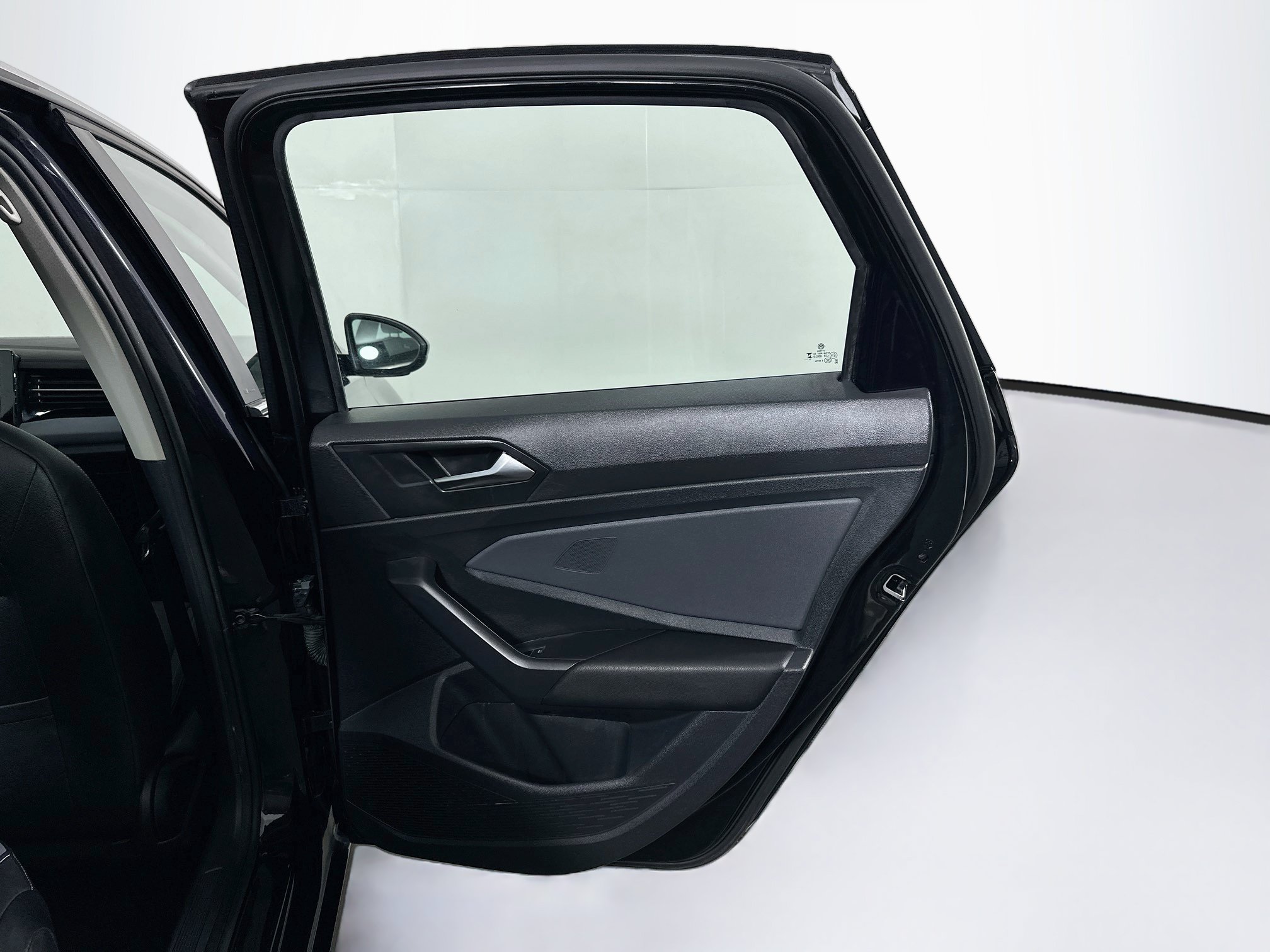 Used 2025 Volkswagen Jetta SE FWD image 28