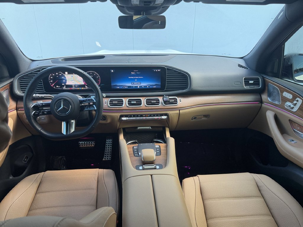 Used 2025 Mercedes-Benz GLS 580 4MATIC image 13