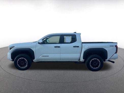 Used 2025 Toyota Tacoma TRD Off-Road image 9