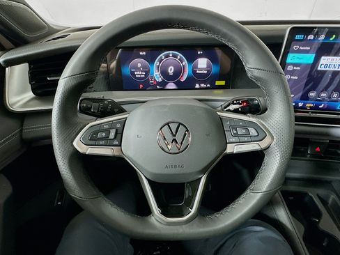 New 2026 Volkswagen Tiguan SE R-Line AWD/4WD image 11
