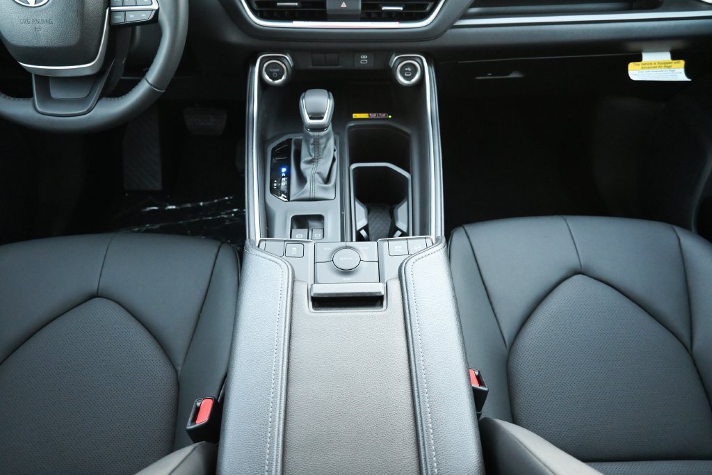 New 2026 Toyota Grand Highlander AWD Hybrid image 25