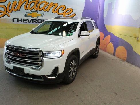 Used 2023 GMC Acadia SLE image 2