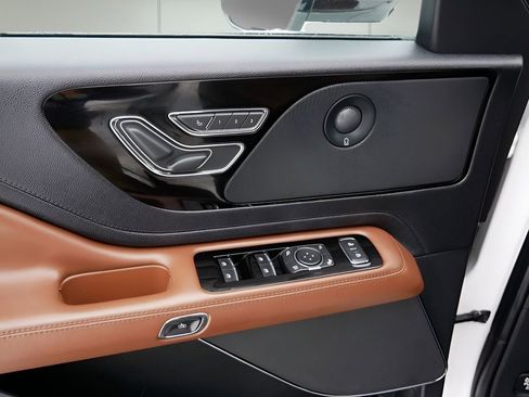 Used 2021 Lincoln Aviator Grand Touring w/ Equipment Group 301A image 16