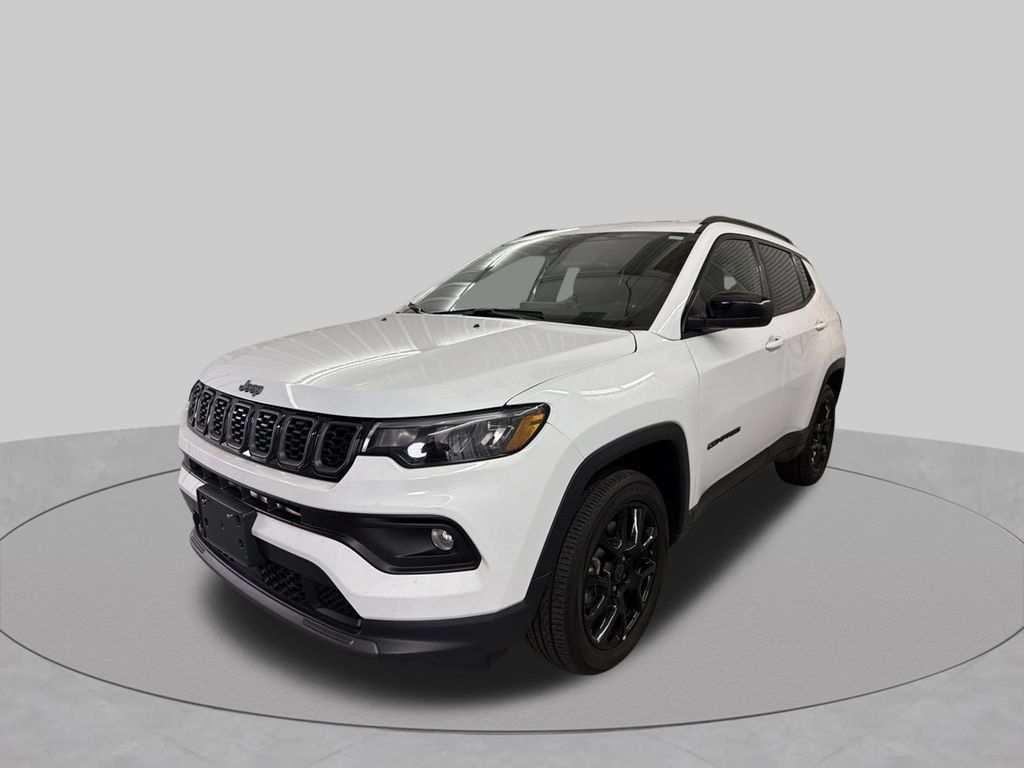 Used 2025 Jeep Compass Latitude w/ Convenience Group AWD/4WD image 5