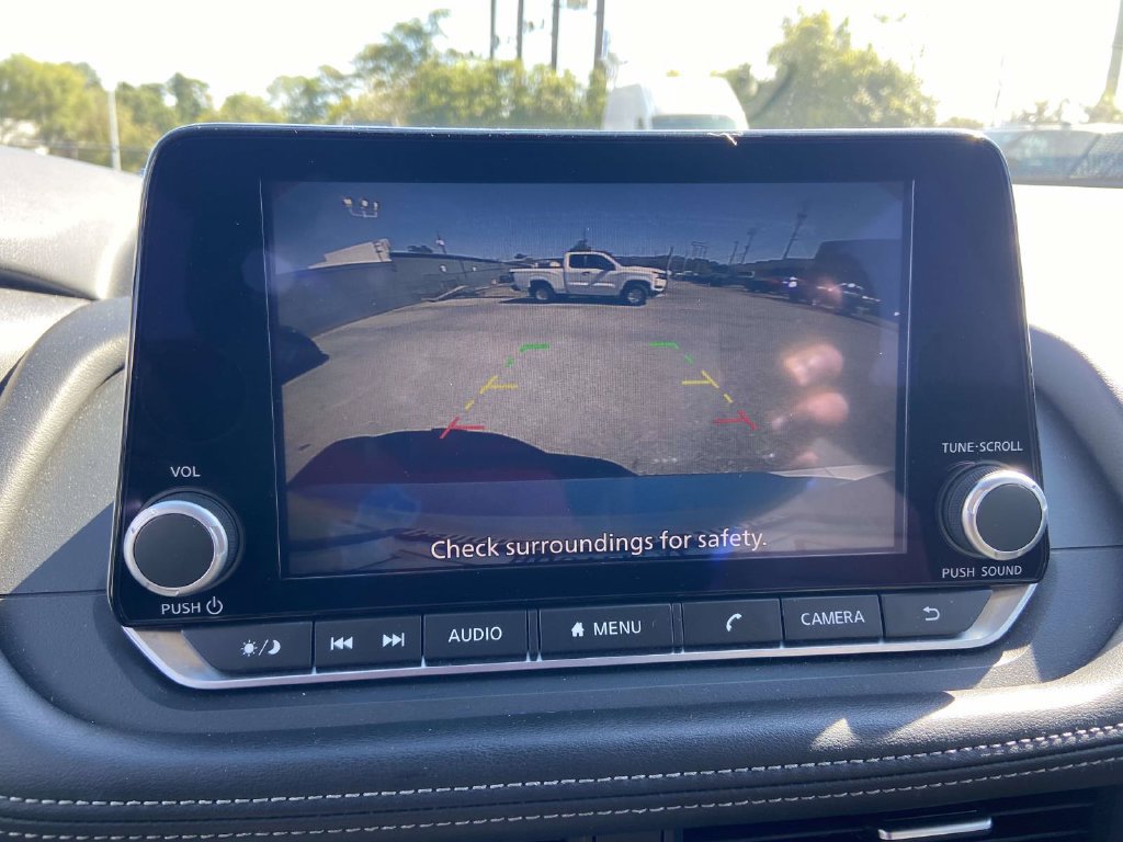 Used 2025 Nissan Rogue SV AWD/4WD image 19