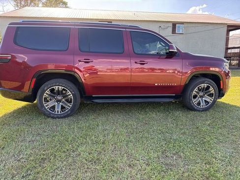 Used 2022 Jeep Wagoneer Series III RWD image 8
