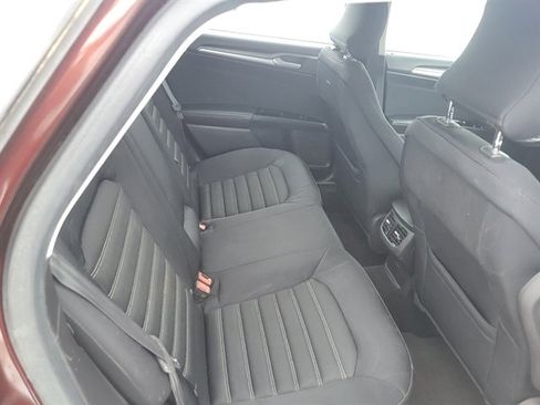 Used 2015 Ford Fusion SE image 4