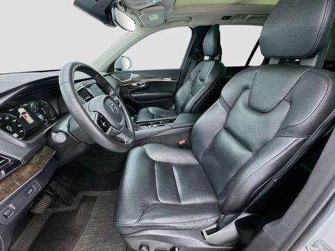 Used 2018 Volvo XC90 T6 Momentum w/ Convenience Package AWD/4WD image 13