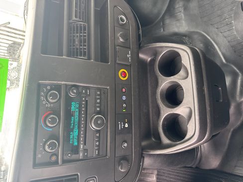 Used 2020 Chevrolet Express 2500 2500 3dr Extended Cargo Van w/ Safety Package image 12