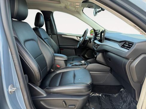 Used 2025 Ford Escape Platinum AWD/4WD image 24