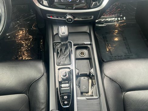 Used 2019 Volvo S60 T5 Momentum w/ Premium Package FWD image 13