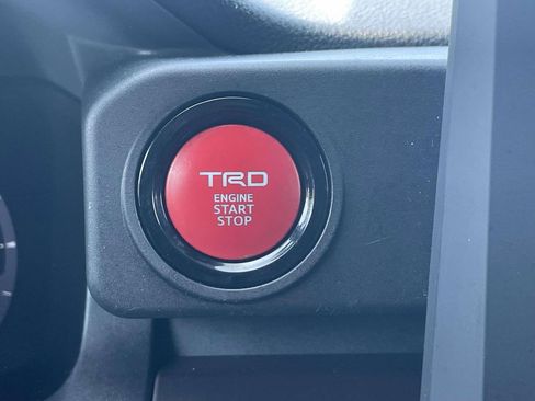 Used 2025 Toyota Tacoma TRD Off-Road AWD/4WD image 31