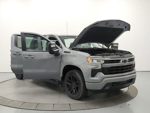 Used 2024 Chevrolet Silverado 1500 RST w/ Z71 Off-Road Package AWD/4WD image 9