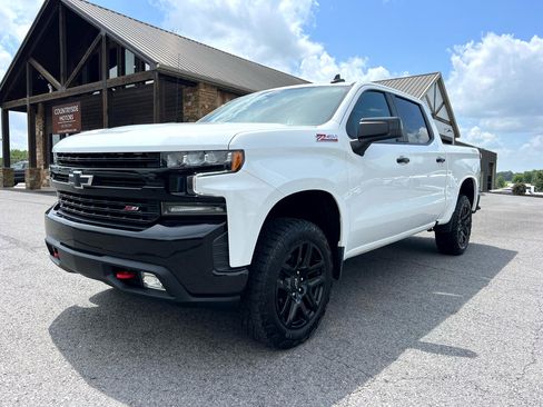 Used 2022 Chevrolet Silverado 1500 LT Trail Boss w/ Convenience Package II image 2
