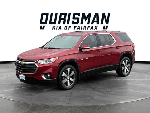 Used 2018 Chevrolet Traverse LT image 2