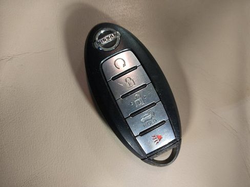 Used 2018 Nissan Armada SL w/ Premium Package image 32