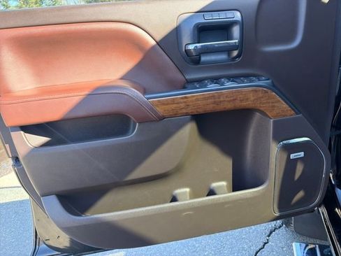 Used 2019 Chevrolet Silverado 2500 High Country w/ Duramax Plus Package image 11