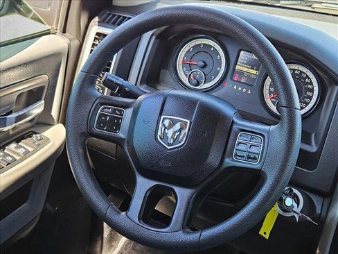 Used 2019 RAM 1500 Classic SLT image 11