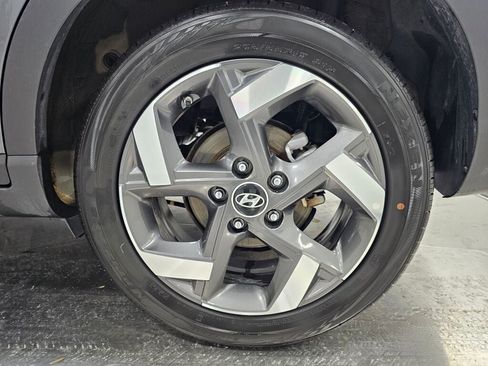 Used 2025 Hyundai Venue SEL FWD image 9