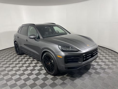 Used 2026 Porsche Cayenne S AWD/4WD image 9