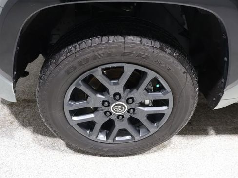 Used 2024 Toyota Tundra Platinum image 9