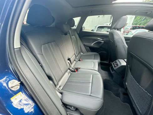 Used 2025 Audi Q5 Premium w/ Convenience Package AWD/4WD image 30