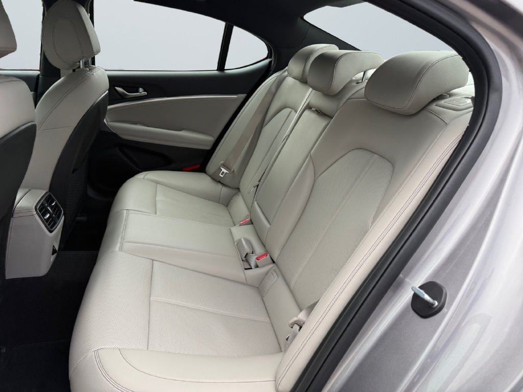 Used 2023 Genesis G70 2.0T AWD/4WD image 13