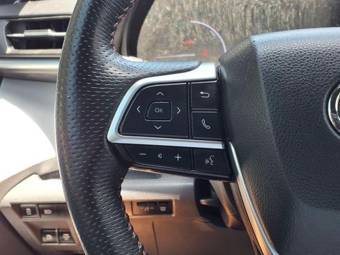 Used 2023 Toyota Sienna XSE FWD image 21