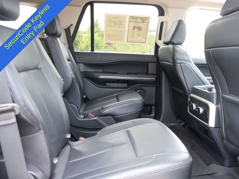 Used 2022 Ford Expedition XLT AWD/4WD image 13