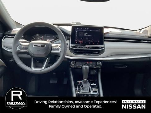 Used 2023 Jeep Compass Limited AWD/4WD image 13