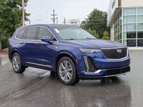 Used 2023 Cadillac XT6 Premium Luxury w/ Technology Package FWD image 1