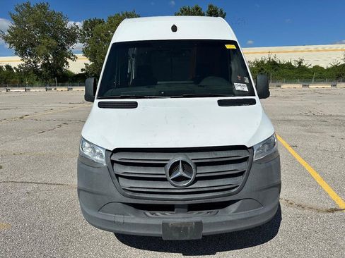 Used 2021 Mercedes-Benz Sprinter 2500 w/ Driver Convenience Package image 12