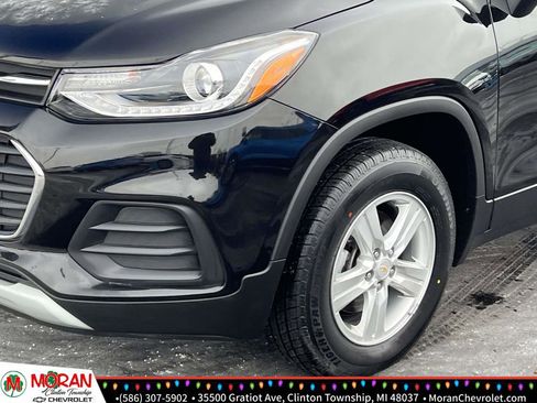 Certified 2022 Chevrolet Trax LT w/ LT Convenience Package image 8