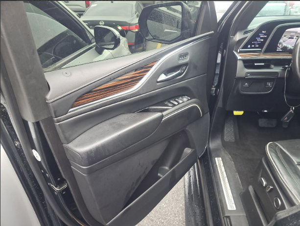 Used 2024 Cadillac Escalade ESV Premium Luxury RWD image 14