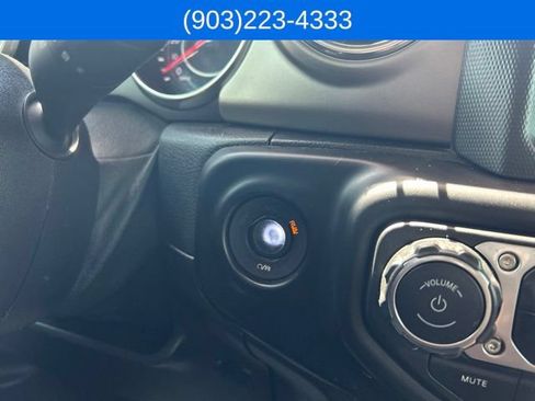 Used 2020 Jeep Gladiator Rubicon AWD/4WD image 24