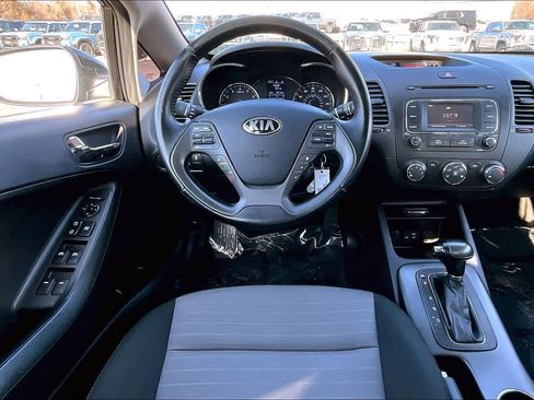 Used 2016 Kia Forte EX FWD image 10