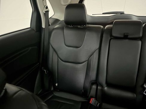 Used 2022 Ford Edge Titanium AWD/4WD image 12